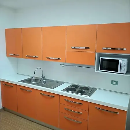 מלון דירות Delta 3*